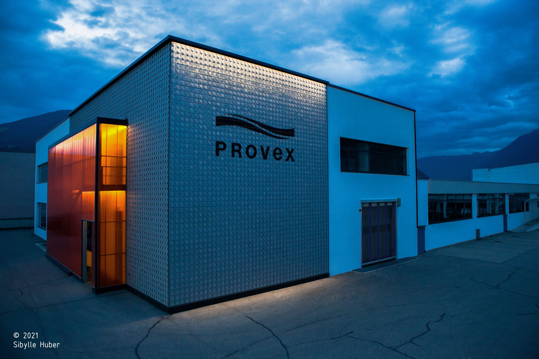 Provex; Bruneck; Headquarters; Headquarters; Warehouse; shower enclosures; shower cubicles; shower products; studio monovolume architecture + design; monovolume Bolzano; architecture South Tyrol; architecture studio Bolzano; monovolume architects