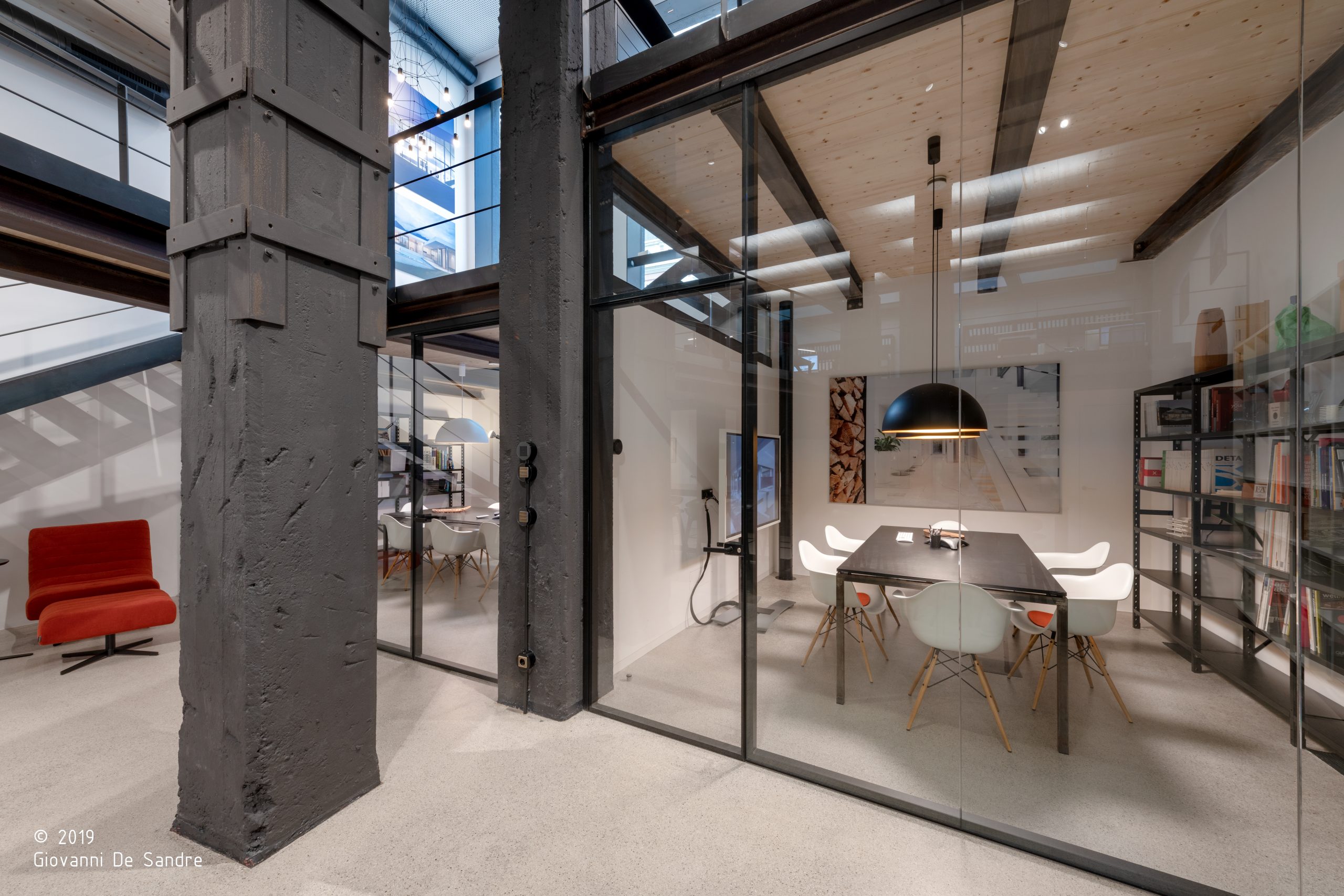 studio monovolume architecture + design; Bolzano; architettura Alto Adige; interior design; meeting room; studio; progetto; progetto di architettura; monovolume architetti