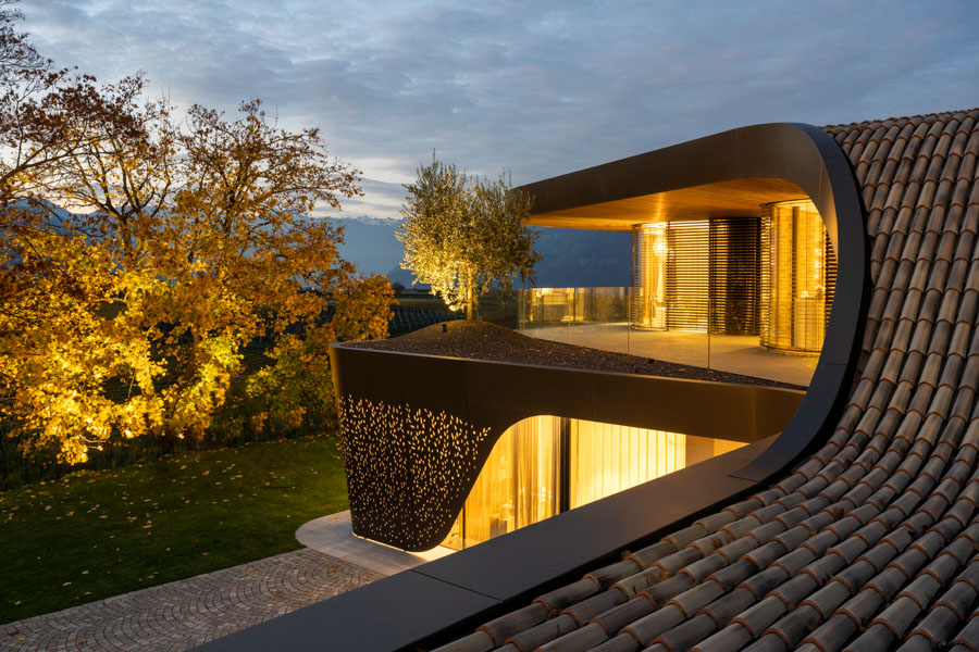 House EB; South Tyrol; Organic Architecture; Landscape Architecture; residential project; villa; luxury house; Infinity Pool; The Plan Award; contemporary architecture; studio monovolume architecture + design; monovolume Bolzano; architecture South Tyrol; architecture studio Bolzano; monovolume architects