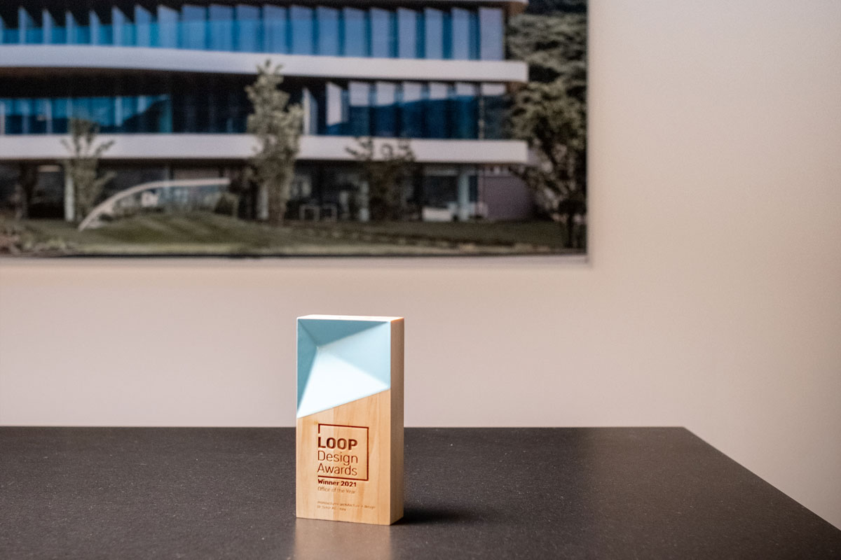 Premio architettura; LOOP Design Award 2021; Dr.Schär; Vincitore; Office of the year; studio monovolume architecture + design; monovolume Bolzano; architettura Alto Adige; studio architettura Bolzano; monovolume architetti