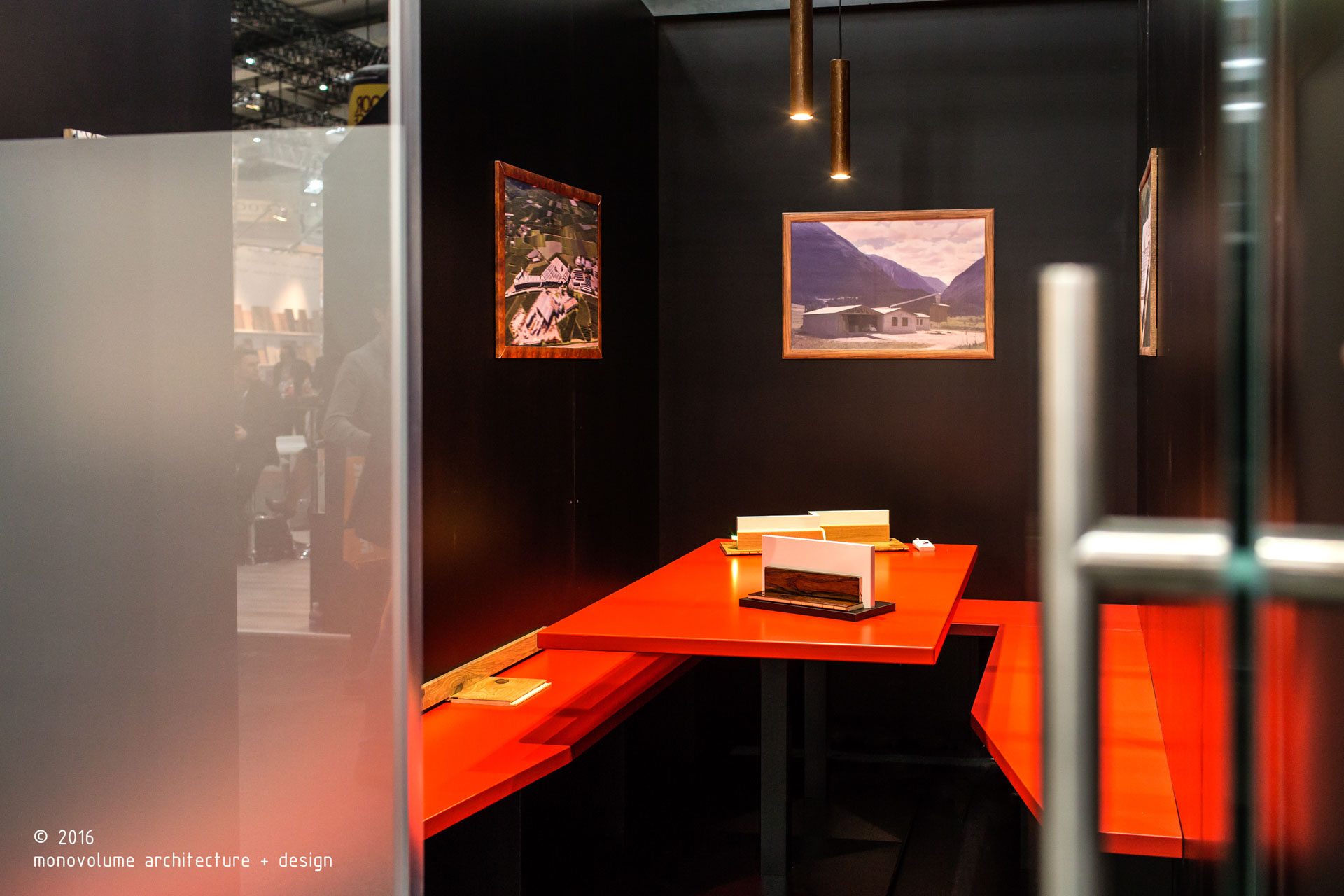 Pedross stand espositivo; domotex; hannover; germania; fiera; gennaio 2016; battiscopa; accessori battiscopa; battiscopa pavimenti; Pedross Karl Bolzano; monovolume architecture + design; architettura Alto Adige; architettura moderna; monovolume architetti, stand fieristico; interior design