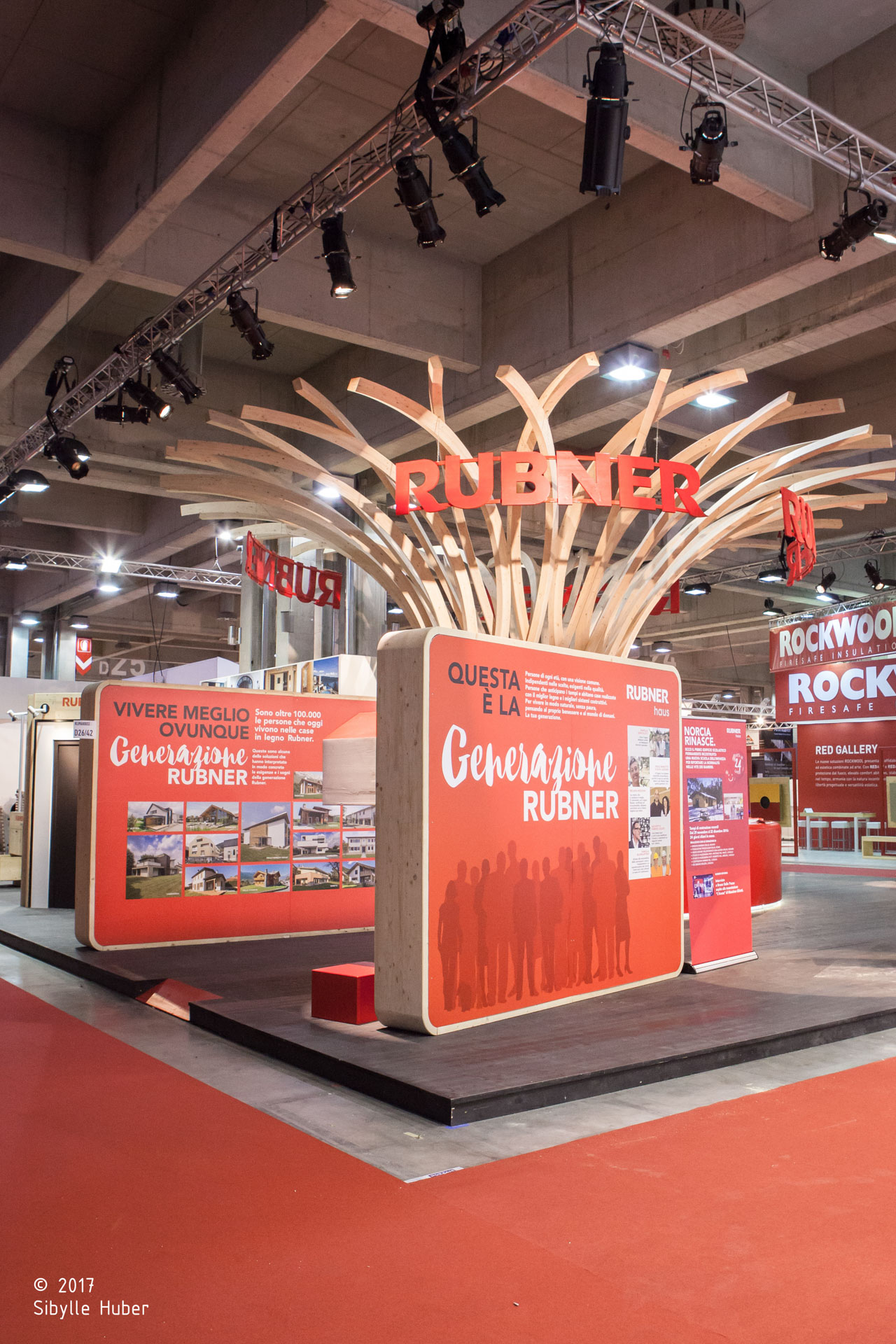 Rubner stand espositivo; MADE expo 2012; Milano; monovolume architecture + design; architettura Alto Adige; architettura moderna; monovolume architetti, stand fieristico; interior design