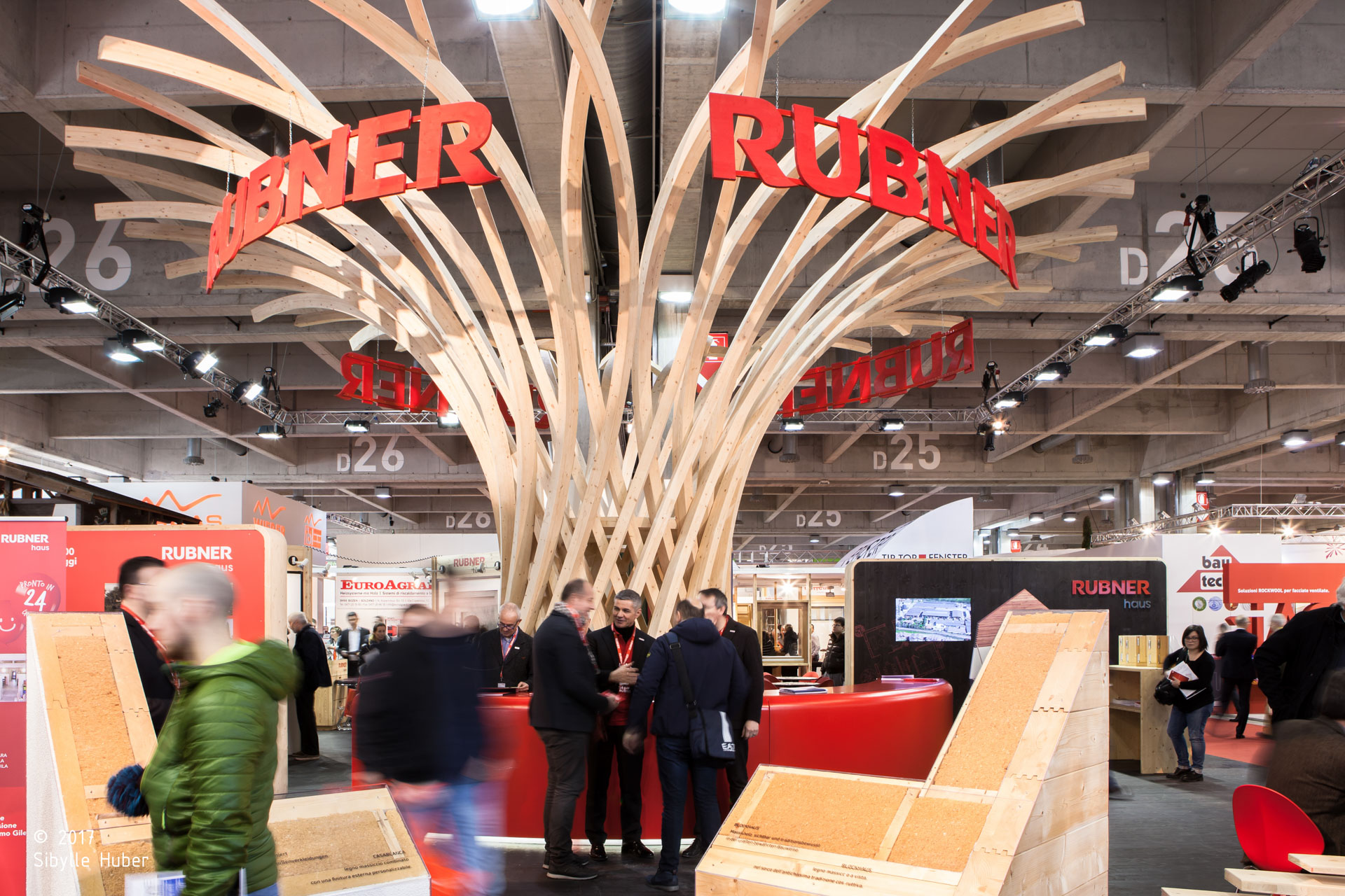 Rubner exhibition stand; MADE expo 2012; Milan; monovolume architecture + design; architecture South Tyrol; modern architecture; monovolume architects, exhibition stand; interior design