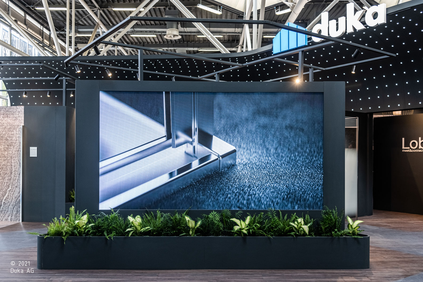 Duka; stand; Cersaie 2021; Bologna; organic architecture; water; monovolume architecture + design; architecture South Tyrol; modern architecture; monovolume architects, exhibition stand; interior design