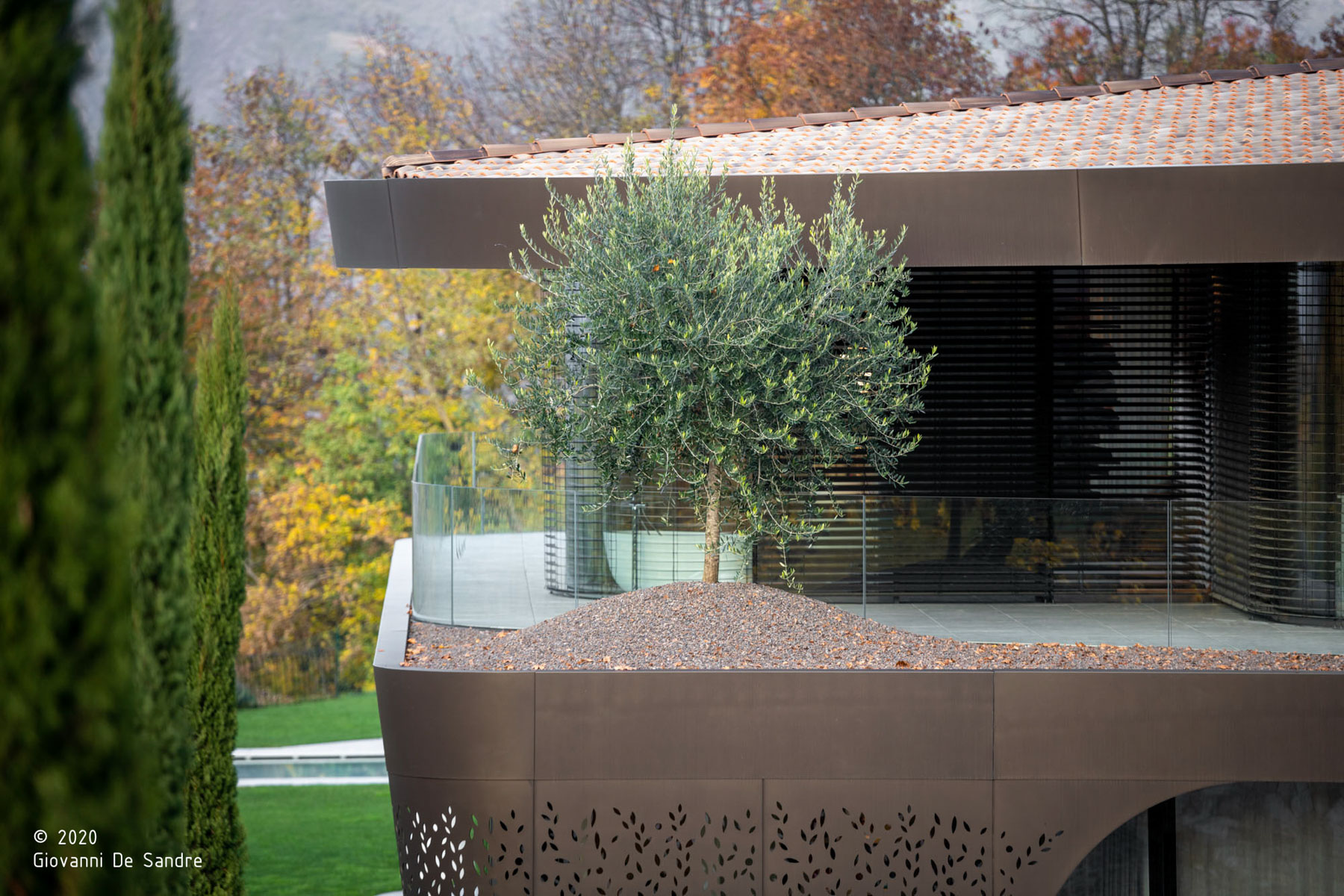 House EB; South Tyrol; Organic Architecture; Landscape Architecture; residential project; villa; luxury house; Infinity Pool; The Plan Award; contemporary architecture; studio monovolume architecture + design; monovolume Bolzano; architecture South Tyrol; architecture studio Bolzano; monovolume architects